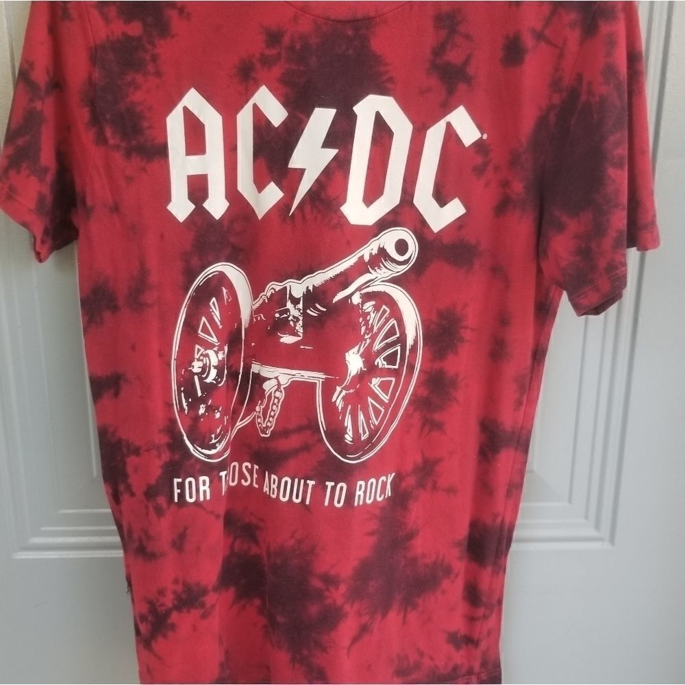AC/DC T shirt Men's sz Small